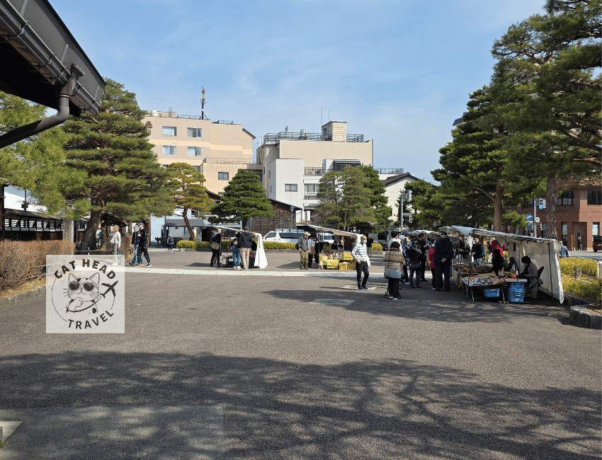  高山陣屋前朝市