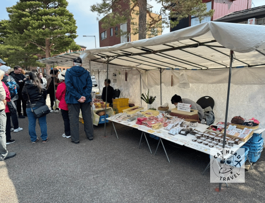  高山陣屋前朝市