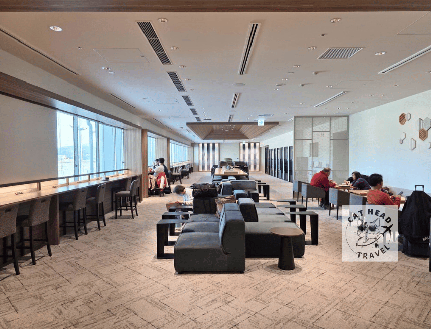 Lounge Fukuoka (Fukuoka Airport Lounge)