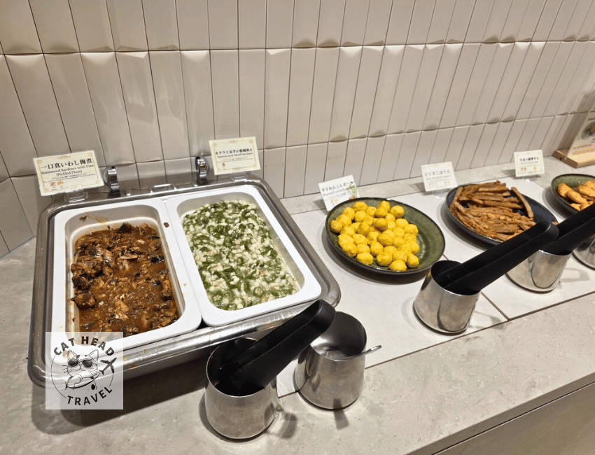 Buffet Area, Lounge Fukuoka (Fukuoka Airport Lounge)