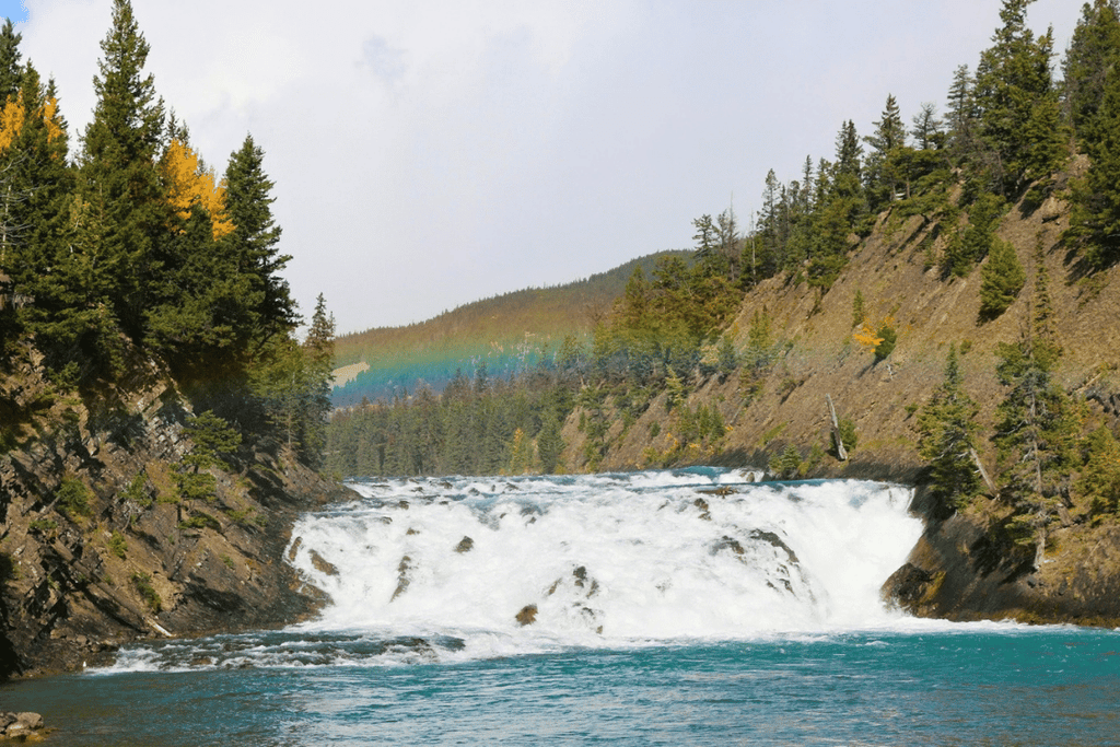 弓河瀑布 Bow Falls